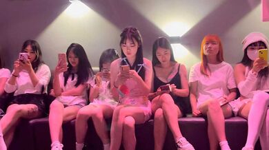 重庆望江楼砂舞厅淫乱偷拍！上百妹子紧身裙摇臀等挑 昏黄灯下抓奶接吻6分钟狂欢！