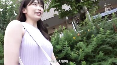 【中文字幕】彼氏を喜ばせたい素人女子がメンズエステ密着マッサージ讲习体験！超照れながらオイルヌルヌルエステ施术中に密着しすぎて勃起チ○ポがパンツ越しにグリグリ2cm挿入！！